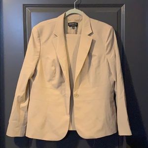 Jones New York stretch size 16 beige suit